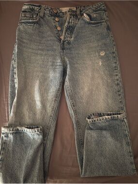 Stradivarius High Rise Straight Leg Jeans – Light Wash Size 4